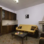 Menir Luxury Prínos