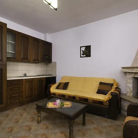 Menir Luxury Prínos